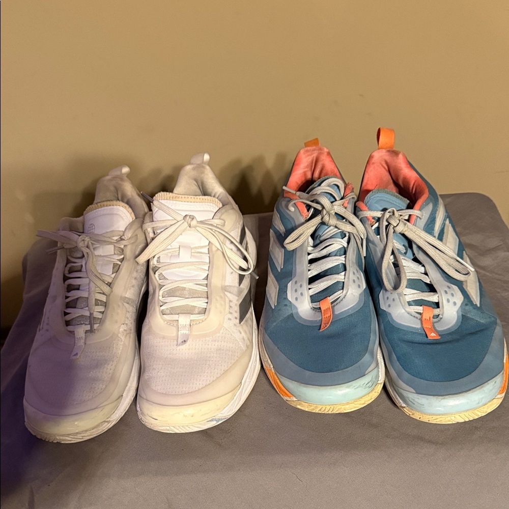 2 Pair Adidas Avacourt Tennis Shoes🎾